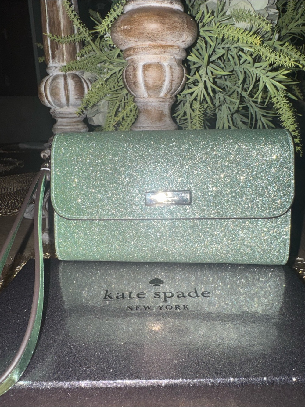 NWT Kate Spade Mint Glitter Wristlet Clutch in Original Box COLLECTIBLE
